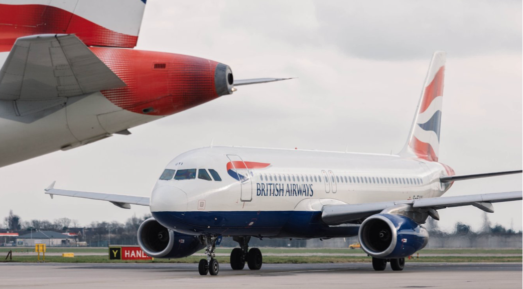 British Airways Airbus trying to land as strong winds push it from side ...